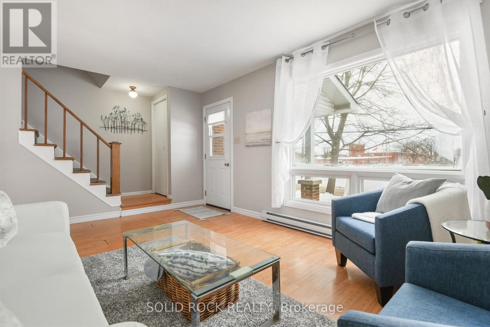 54 WILLIAM STREET W — photo 3