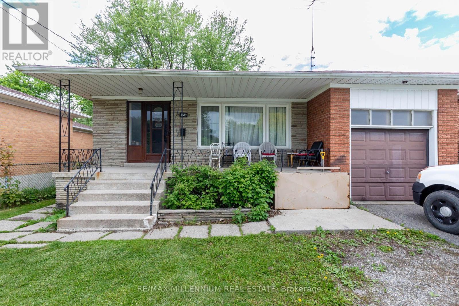 484 DREWRY AVENUE in Newtonbrook West