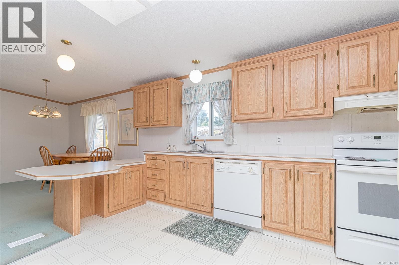 2574 HERON WAY — photo 5