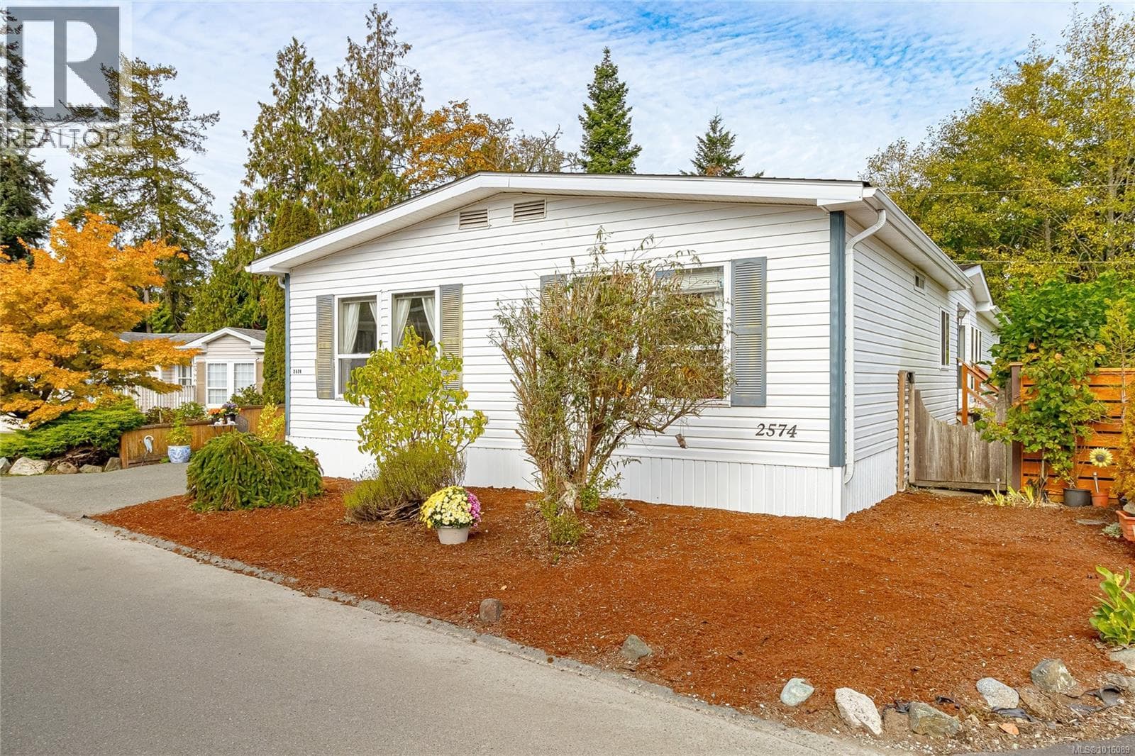 2574 HERON WAY — photo 3