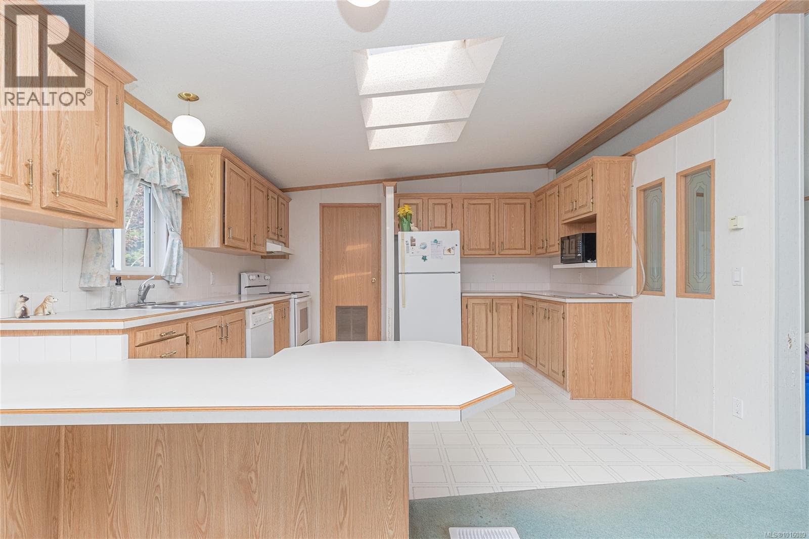 2574 HERON WAY — photo 4