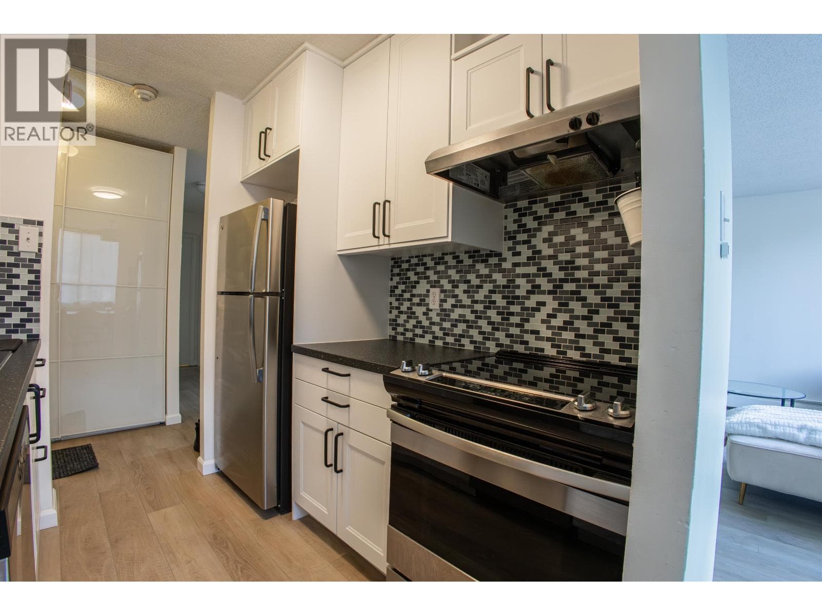 204 4200 MAYBERRY STREET, Greater Vancouver — photo 5