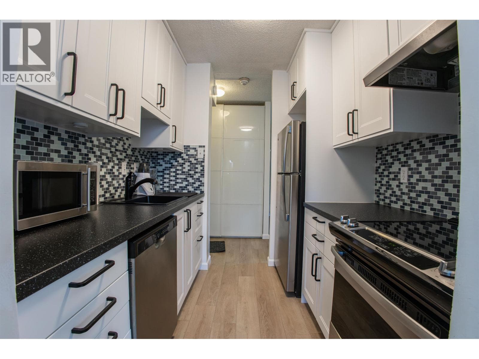 204 4200 MAYBERRY STREET, Greater Vancouver — photo 4
