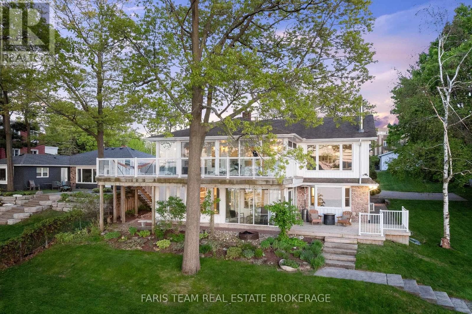 10 WHITE OAKS ROAD, Toronto