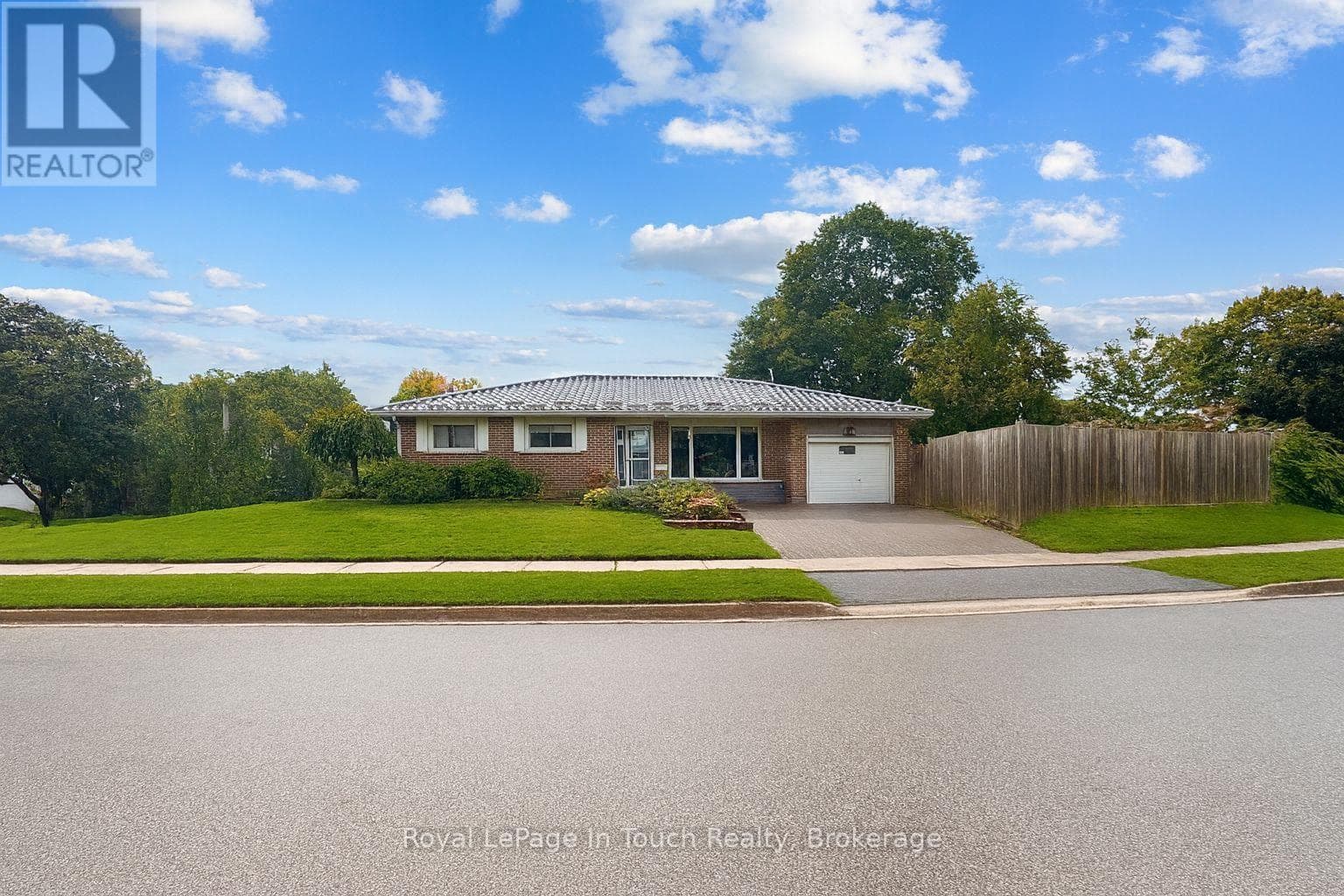 958 MONTREAL STREET in 