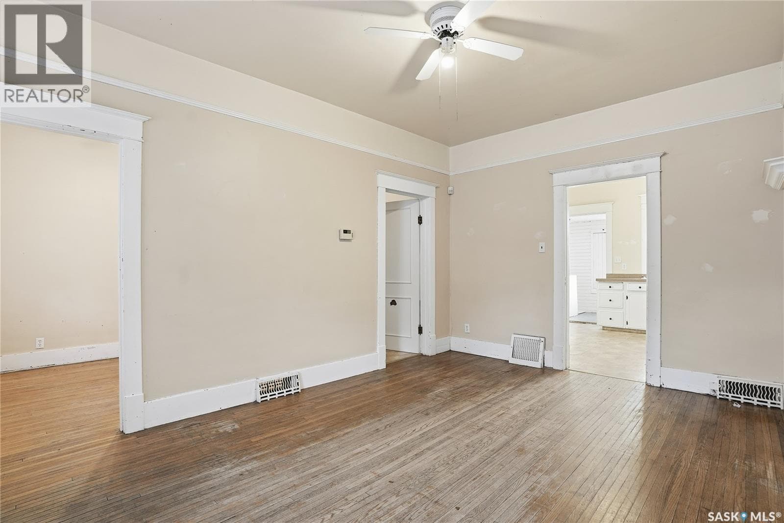 324 AVENUE I — photo 5