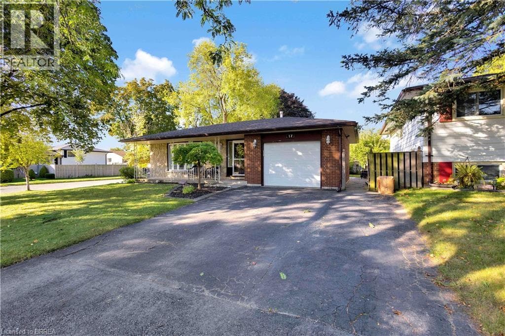 17 PENNY LANE, Brantford — photo 2