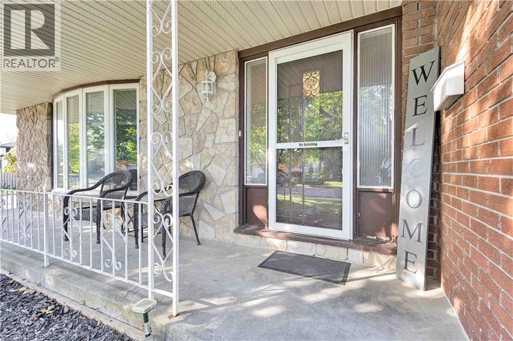 17 PENNY LANE, Brantford — photo 3