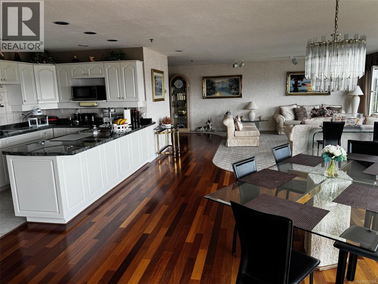275 CYPRESS STREET, Vancouver Island — photo 4