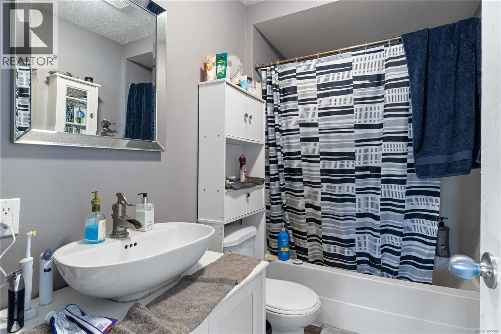931 DUFFERIN STREET in 