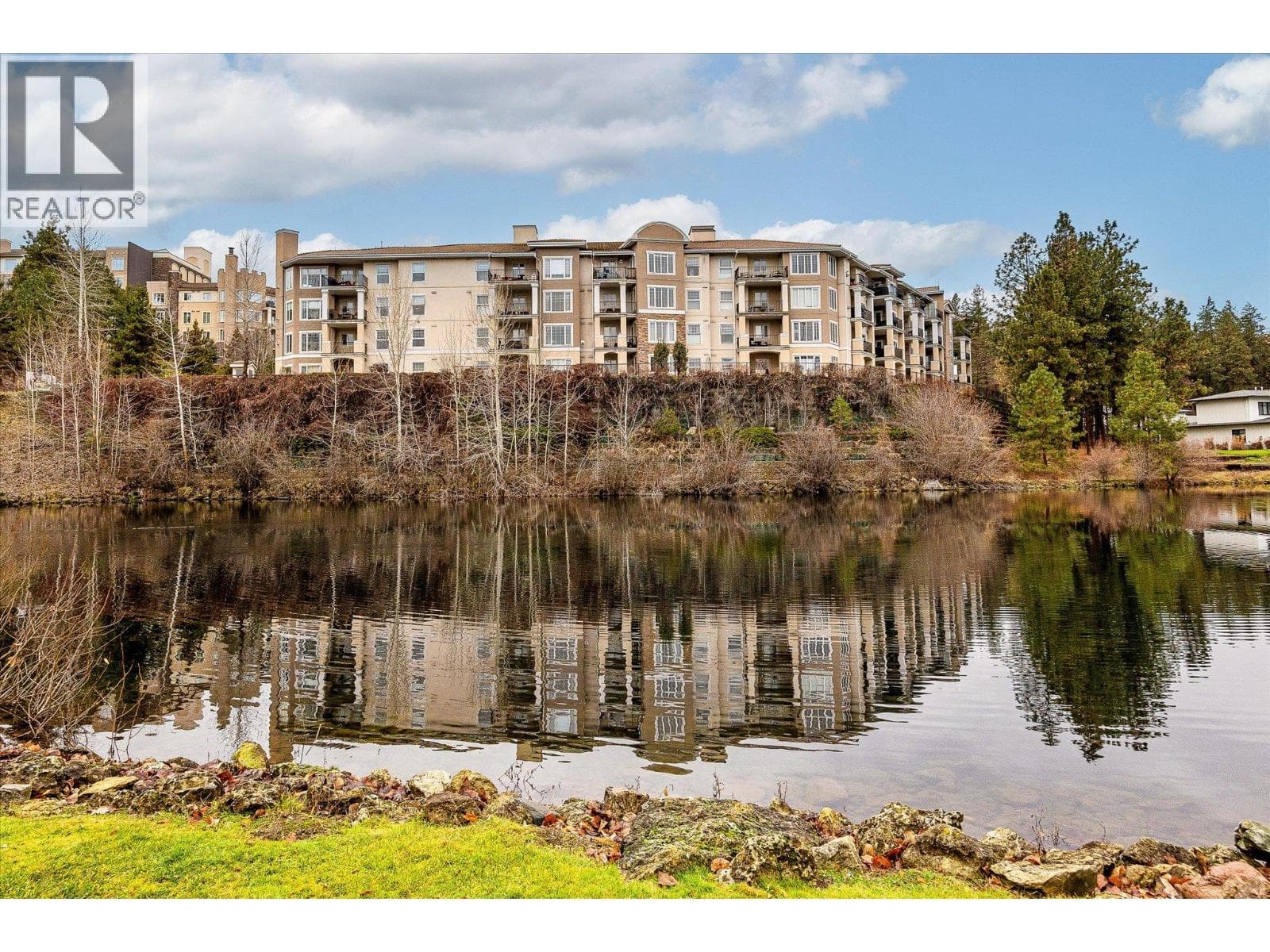 3178 VIADUCT CENTRAL DRIVE UNIT 2211 in Highway 97
