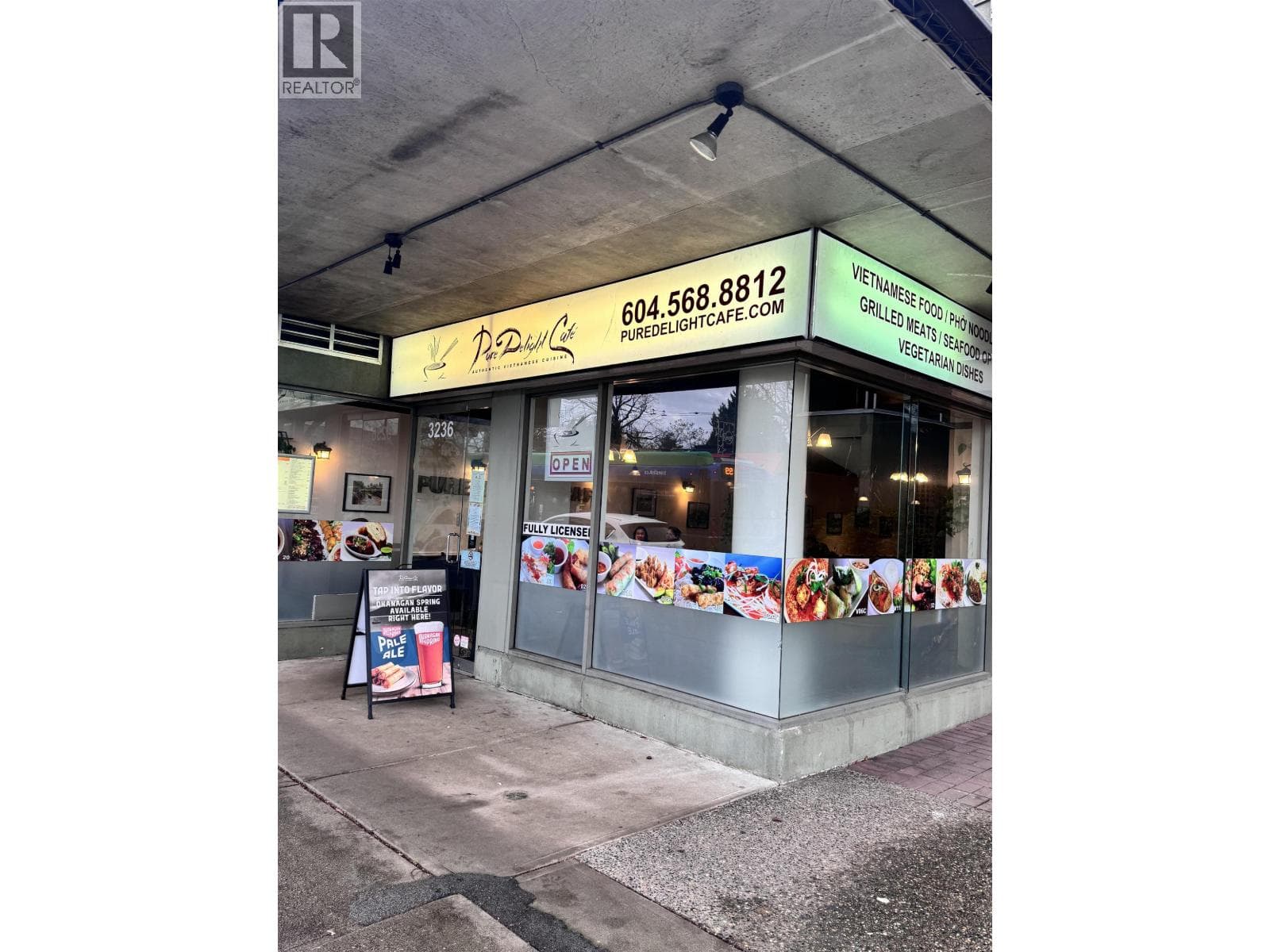 3236 W BROADWAY in Kitsilano
