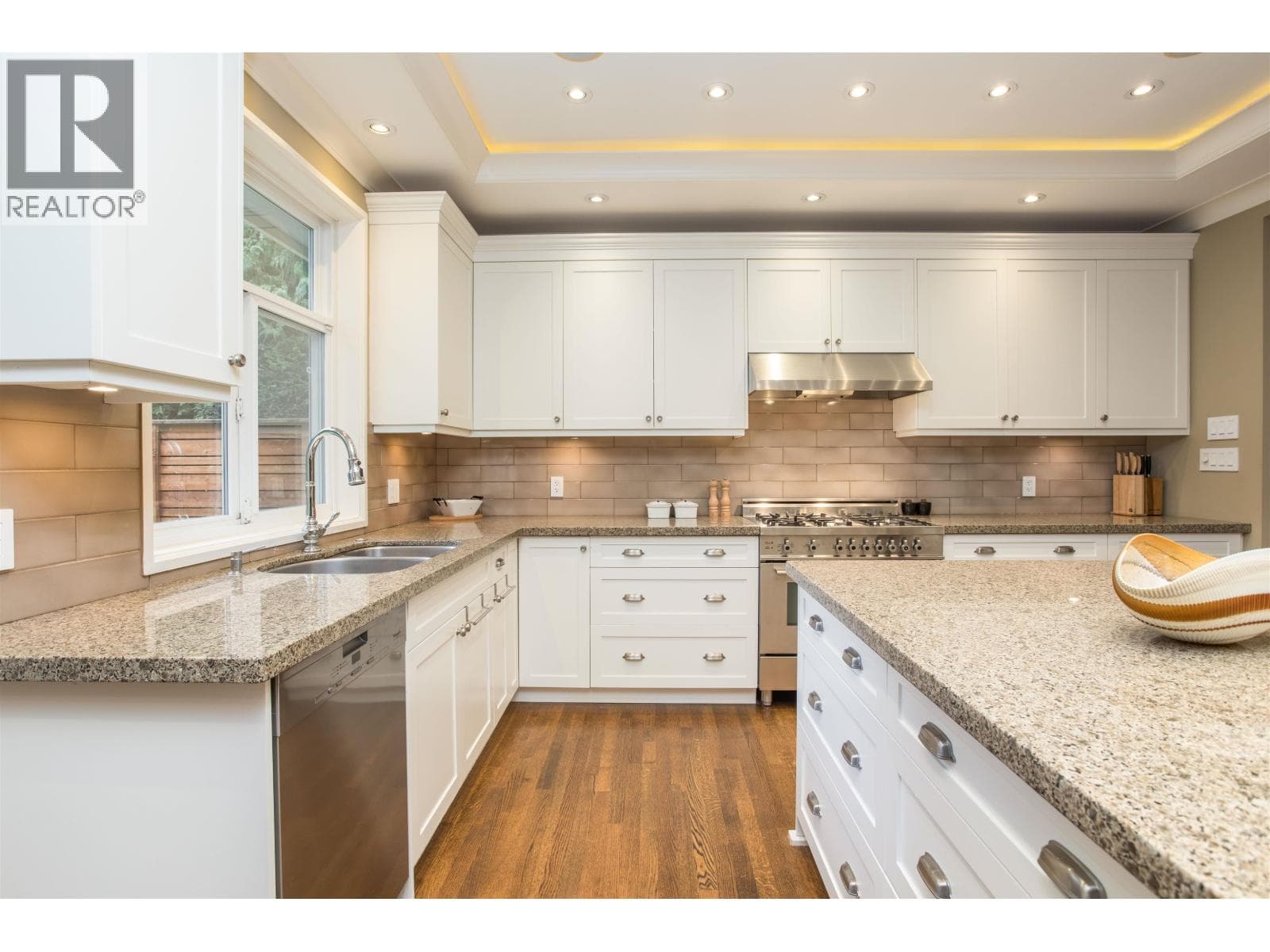 6417 PITT STREET — photo 3
