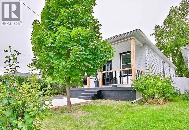 549 WATERLOO STREET, Cornerstone — photo 3
