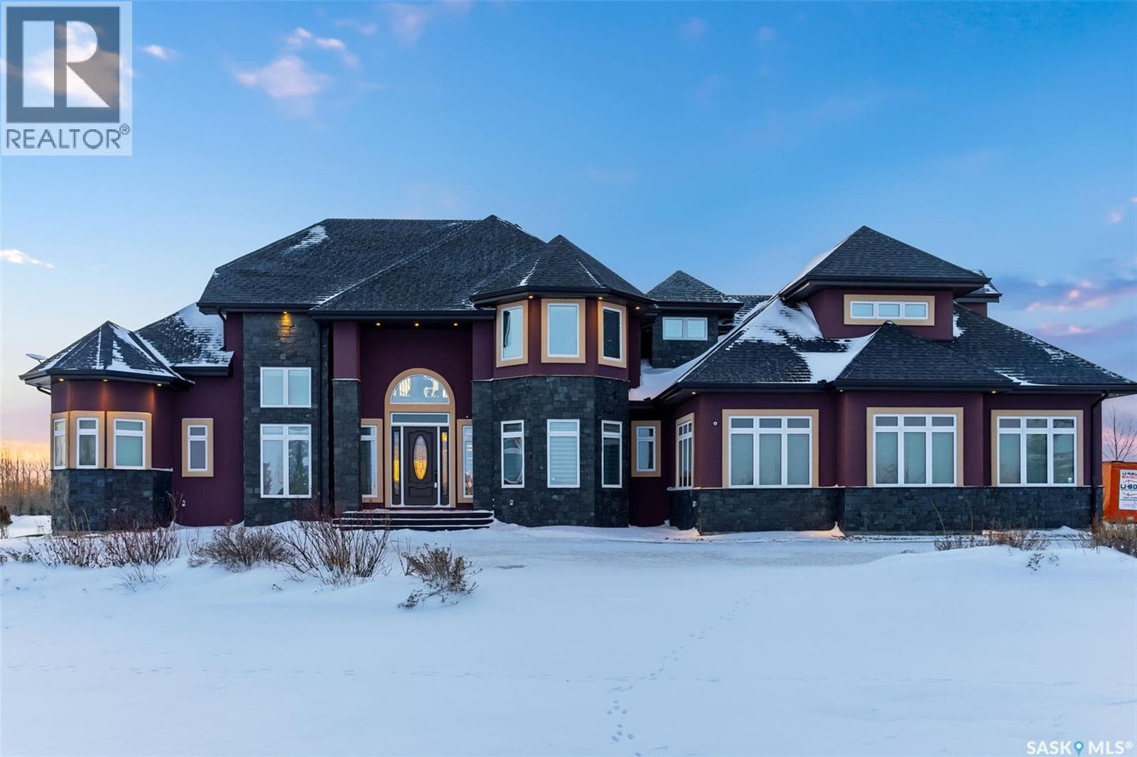 123 SLATER CRESCENT in 