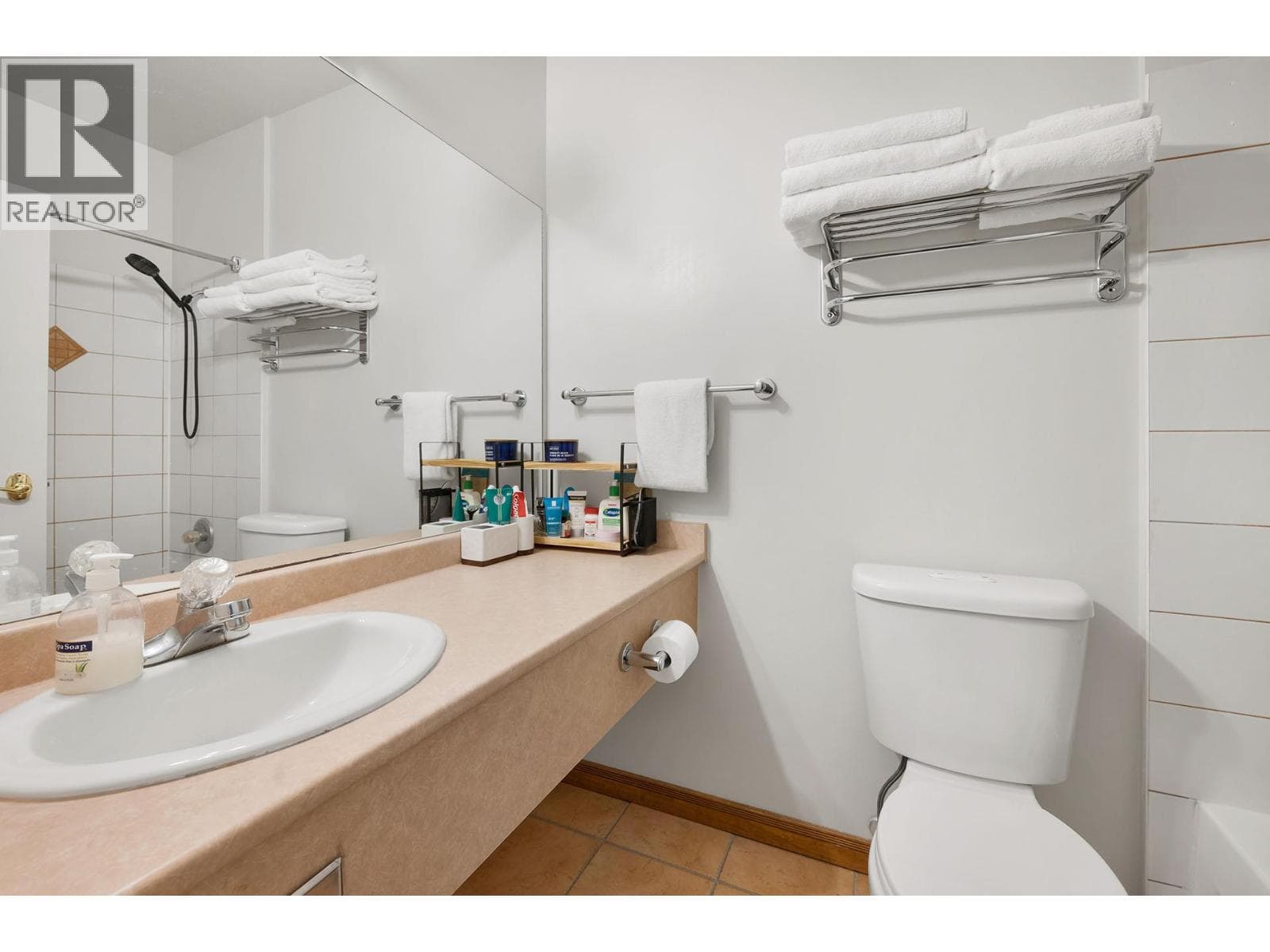 3160 CREEKSIDE WAY UNIT 410, Interior REALTORS® — photo 5
