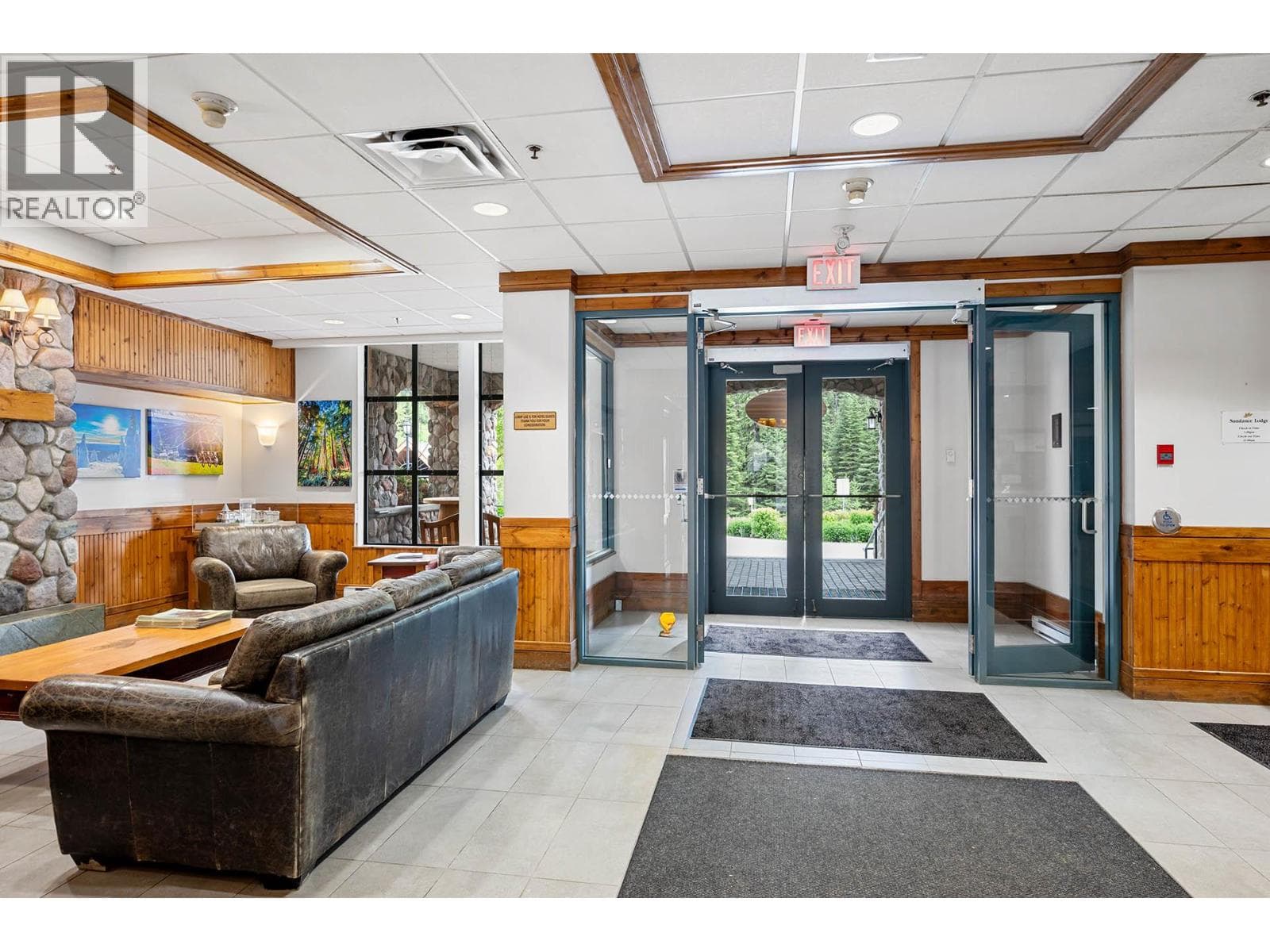 3160 CREEKSIDE WAY UNIT 410, Interior REALTORS® — photo 4
