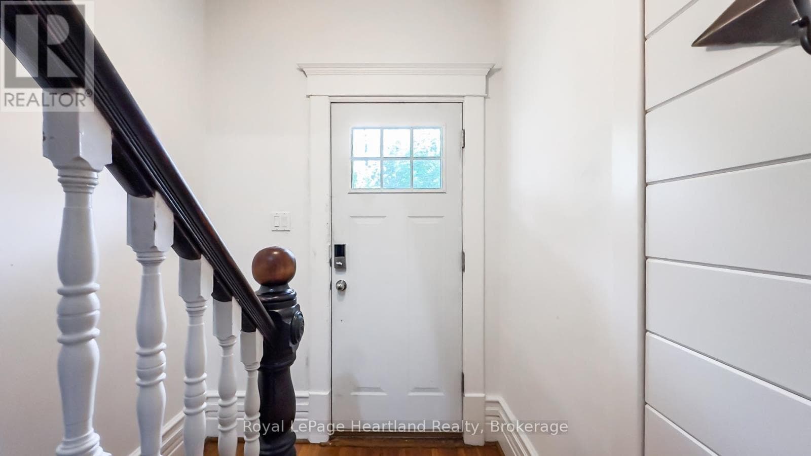 132 ELGIN AVENUE EAST — photo 5
