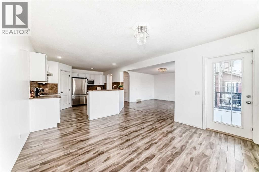 120 SPRINGMERE DRIVE, Calgary — photo 2