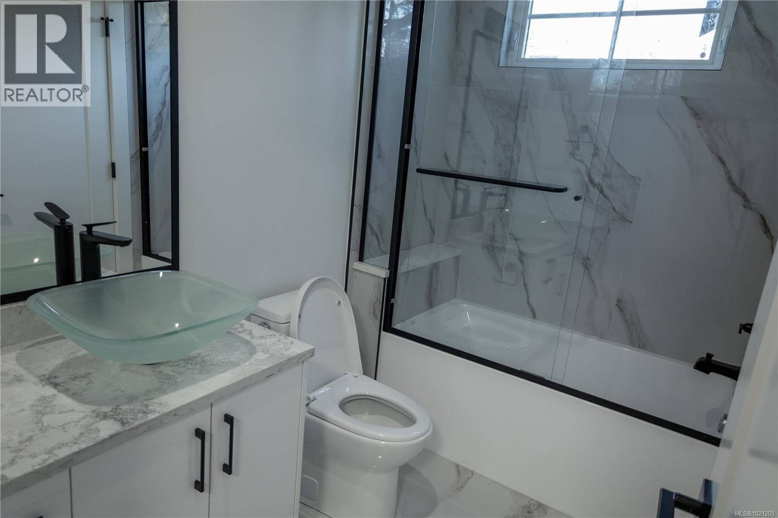 3598 Delblush Lane, Victoria — photo 3