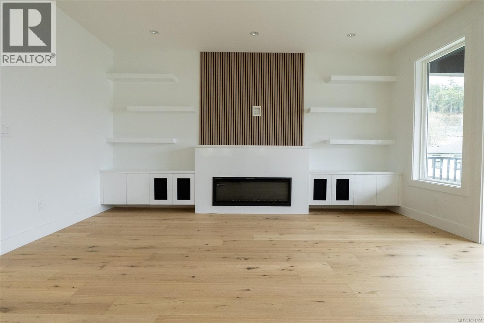 3598 Delblush Lane, Victoria — photo 3
