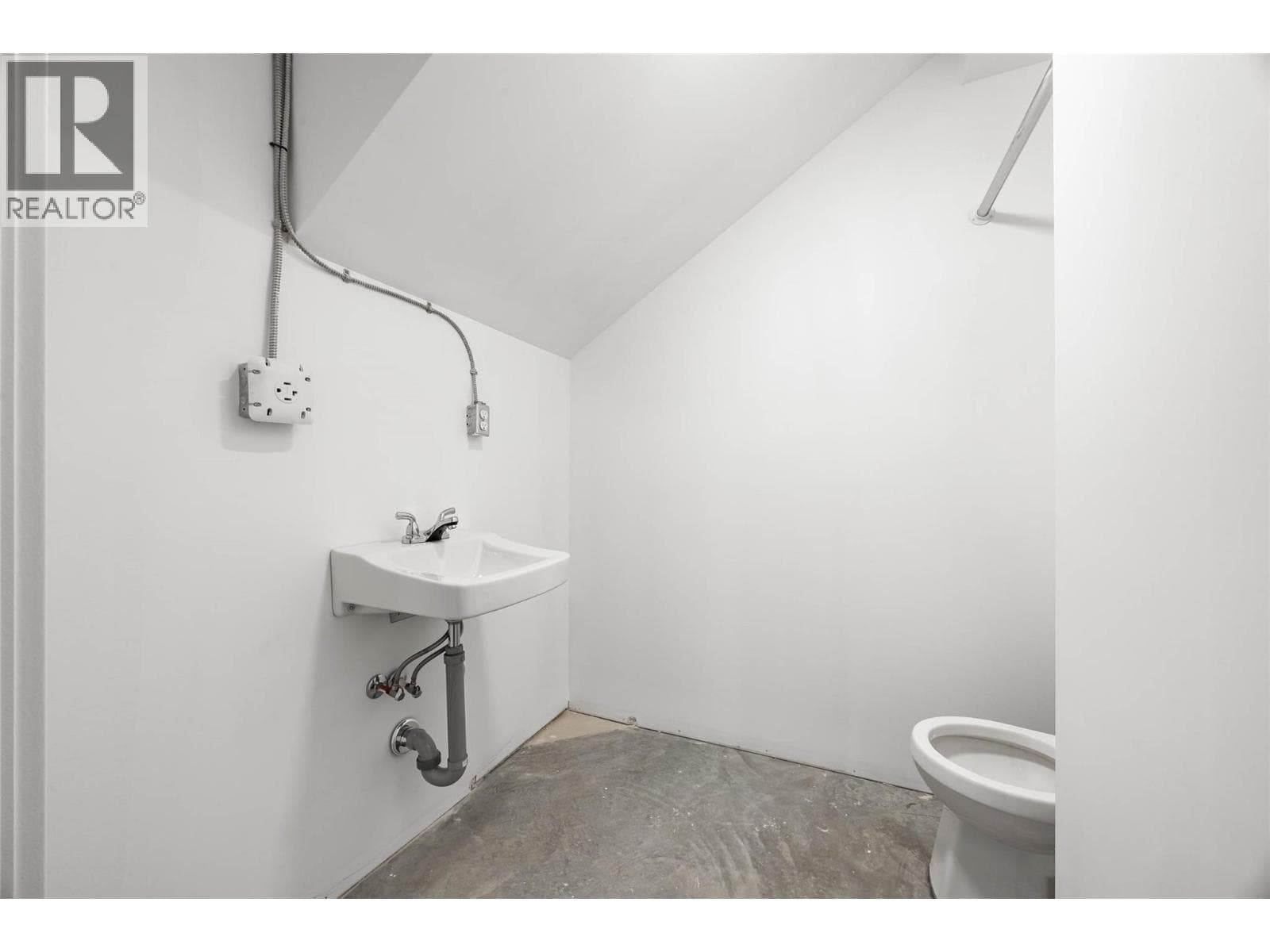 7450 DALLAS Drive Unit# 103, Interior REALTORS® — photo 5