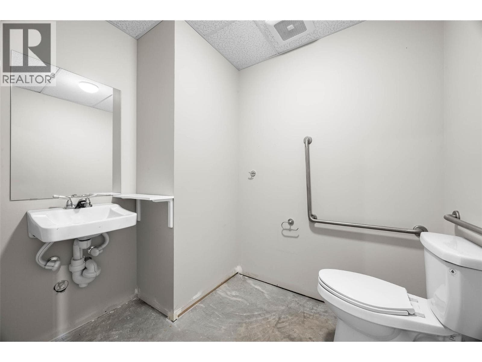 7450 DALLAS Drive Unit# 103, Interior REALTORS® — photo 4