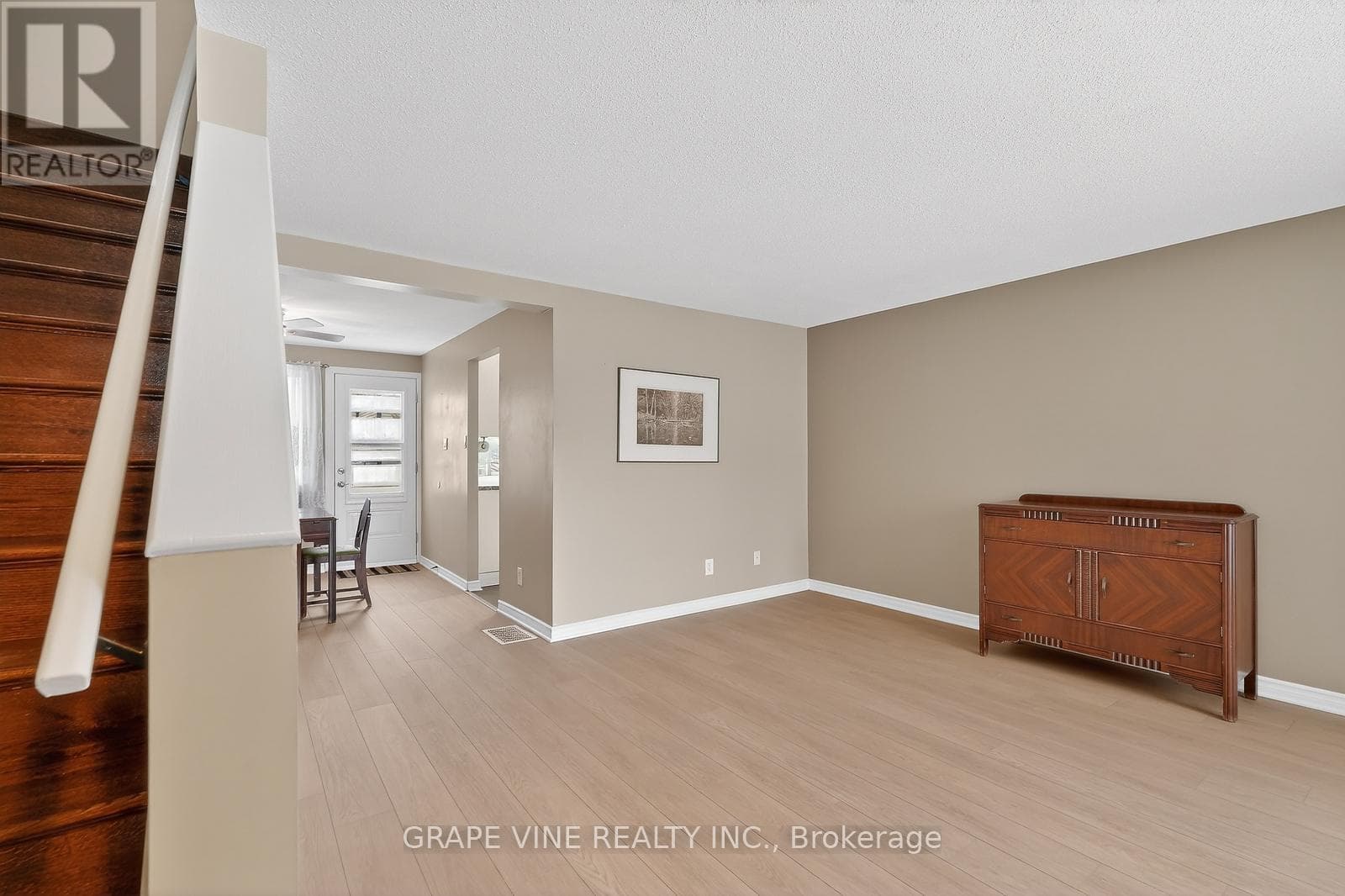 6885 BILBERRY DRIVE, Ottawa — photo 5