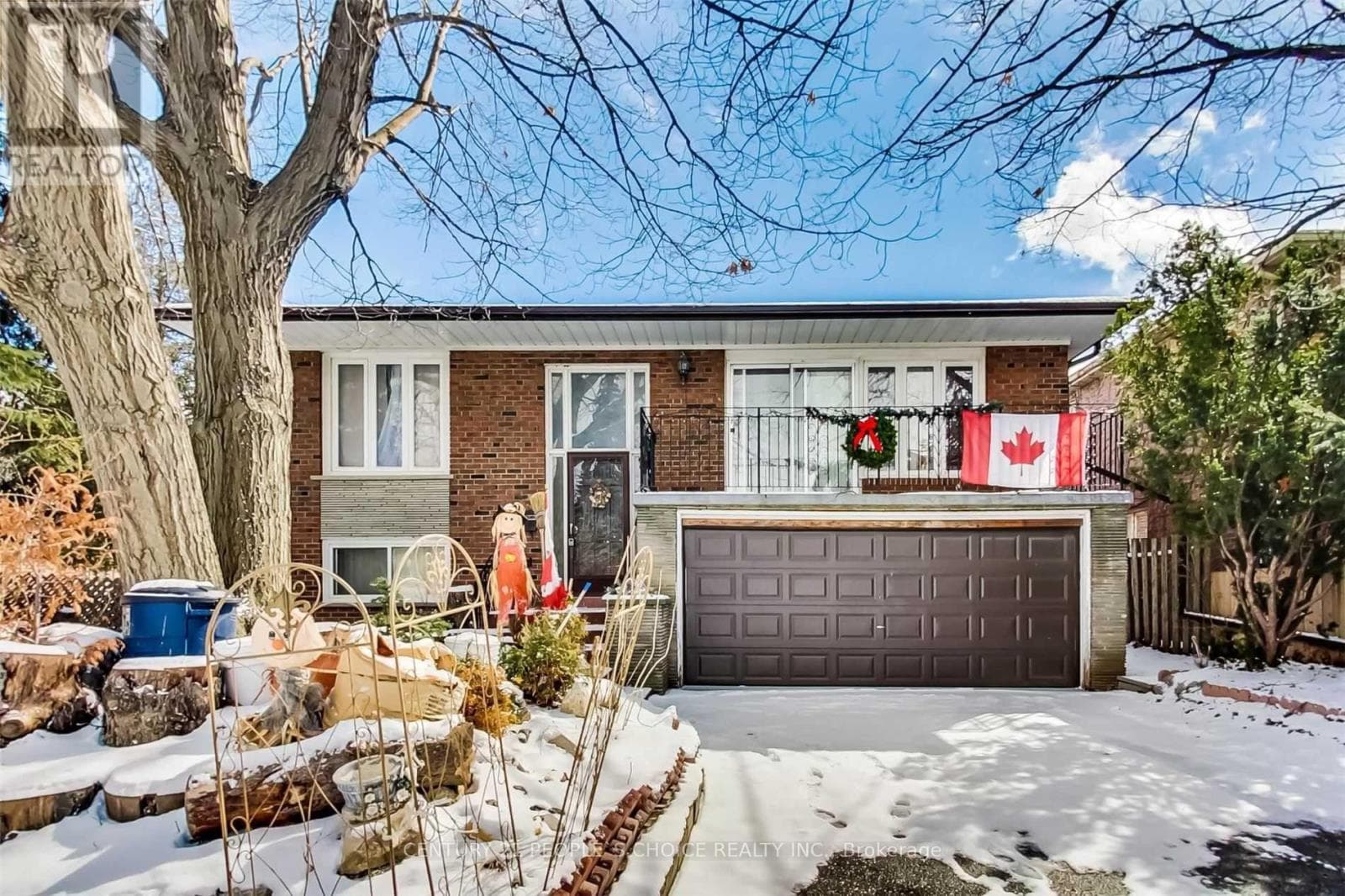 7 RIVERSIDE DRIVE in Humber Summit