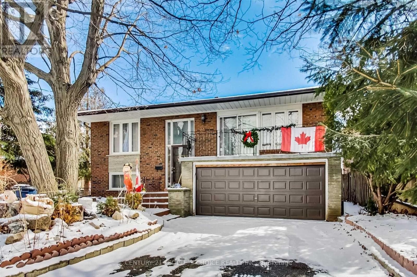 7 RIVERSIDE DRIVE, Toronto — photo 2