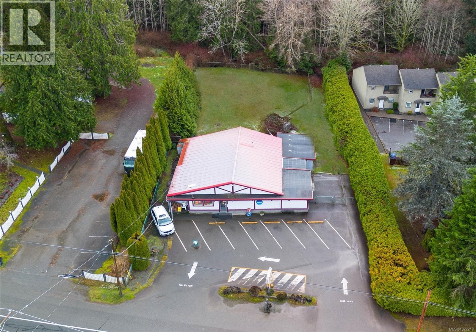 3346 Island Hwy W, Vancouver Island — photo 3