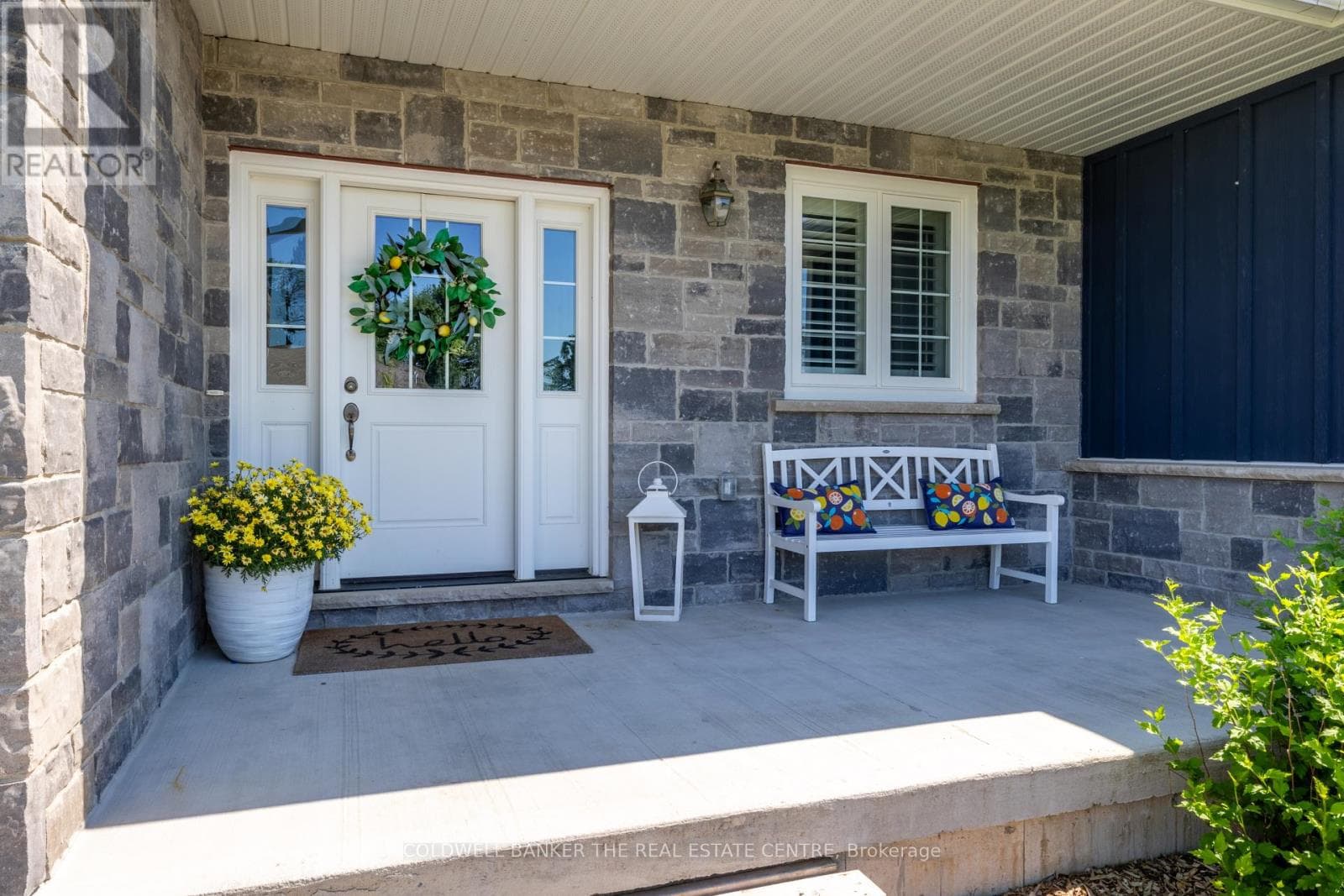 19 CHESLOCK CRESCENT, Toronto — photo 2