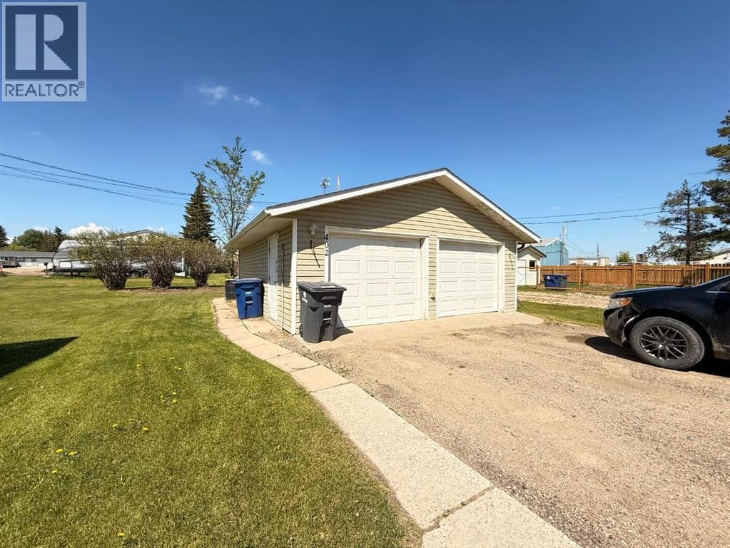 402 2 STREET WEST, Lloydminster — photo 3