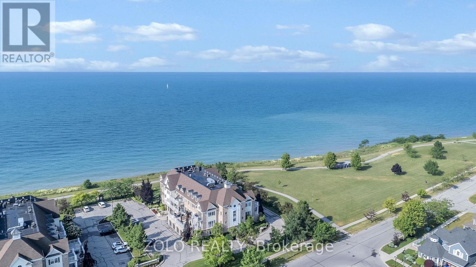 301 - 395 LAKEBREEZE DRIVE, Toronto — photo 2