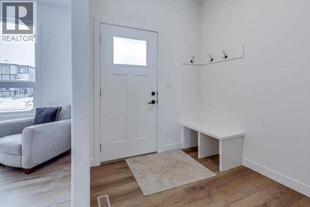 31 Louis Drive — photo 2