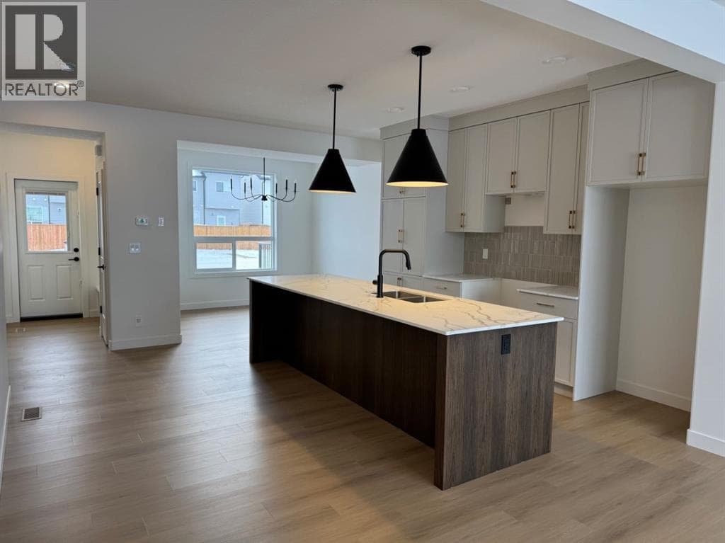 31 Louis Drive — photo 4