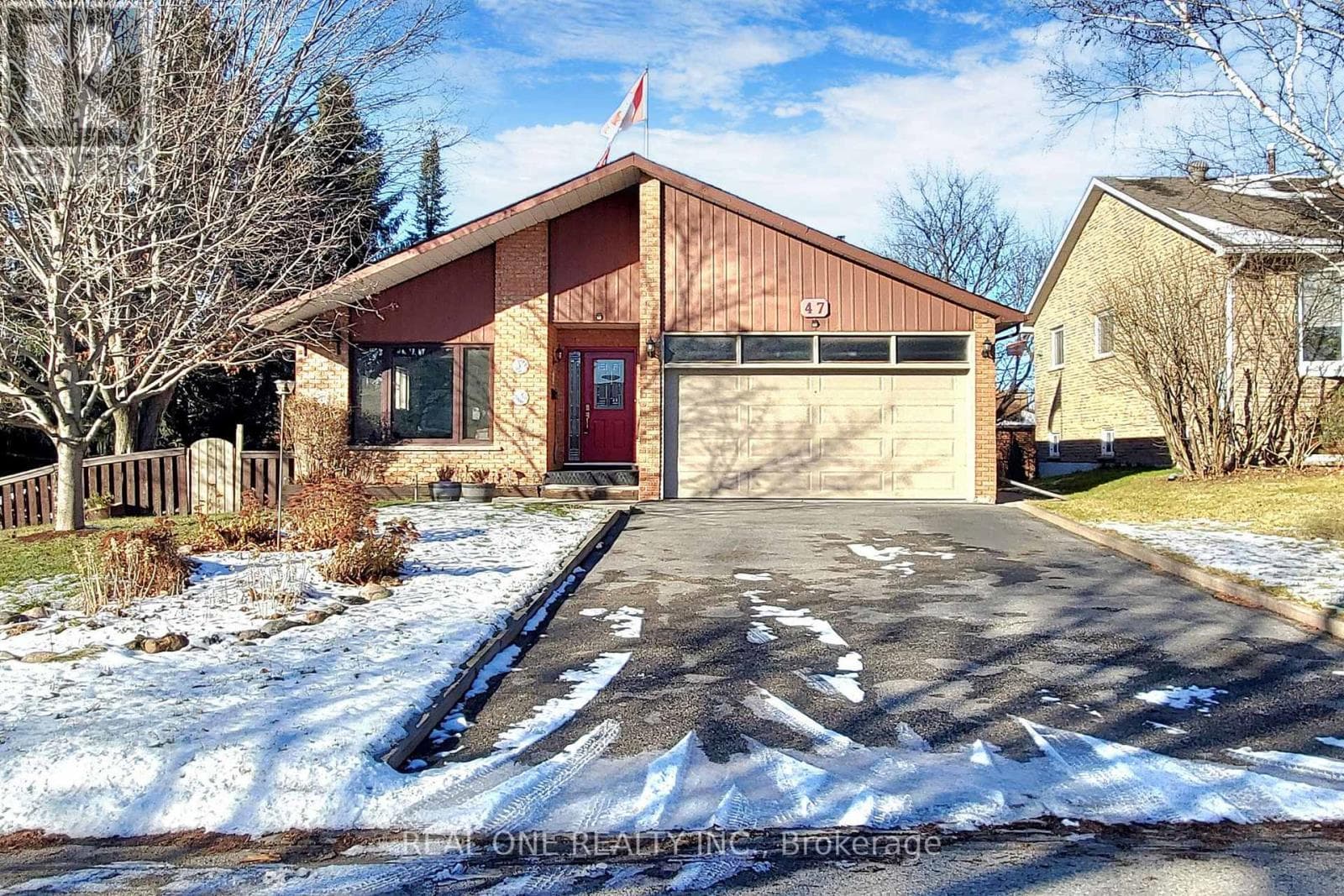 47 LOWE BOULEVARD in Newmarket Leslie Valley