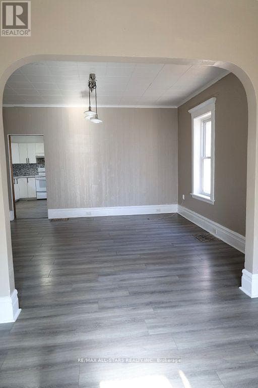 280 LANSDOWNE STREET WEST, Central Lakes — photo 4