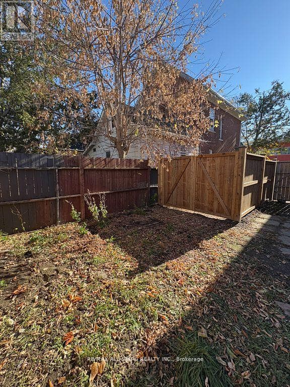 280 LANSDOWNE STREET WEST, Central Lakes — photo 5