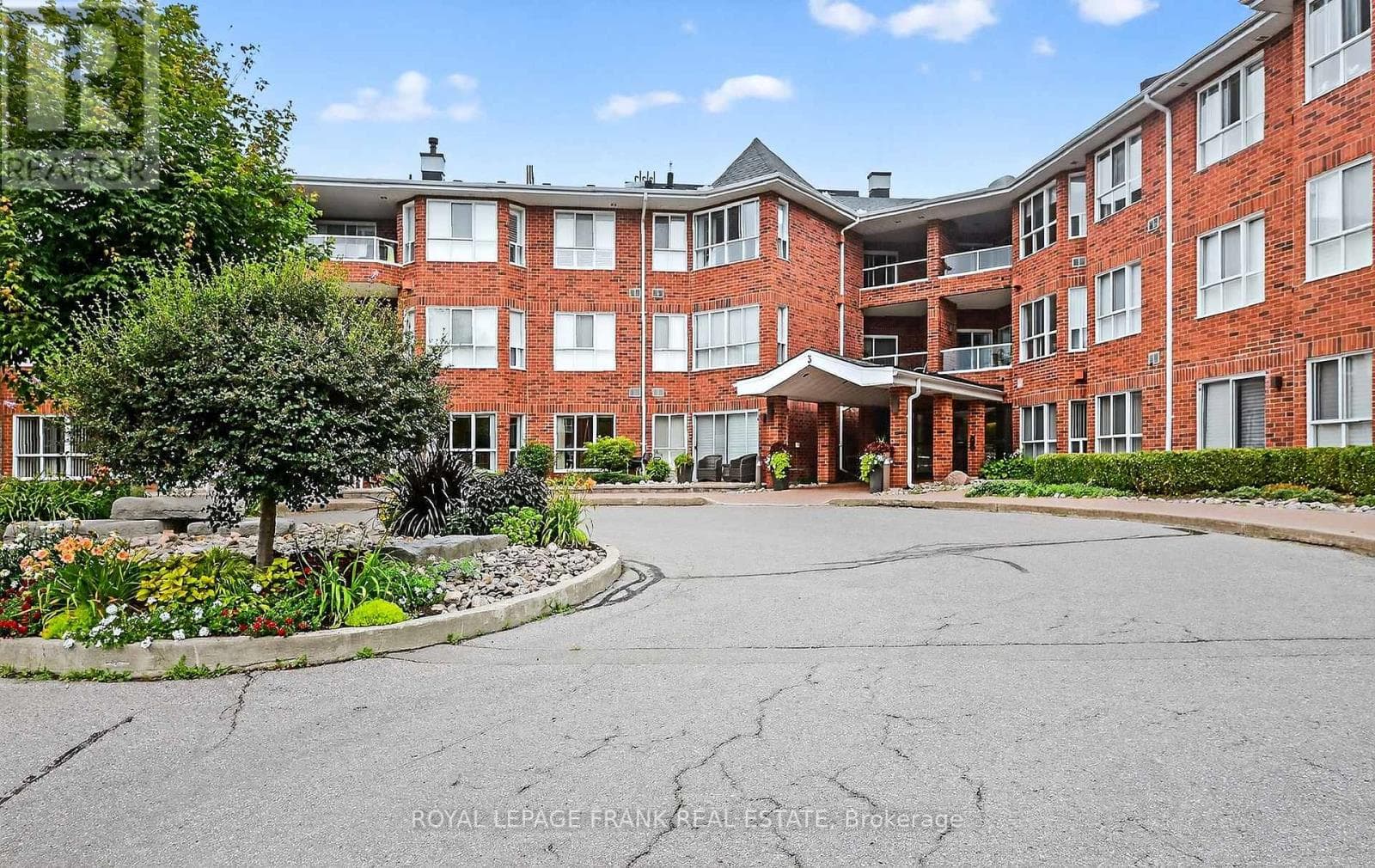 110 - 3 HERITAGE WAY in Lindsay