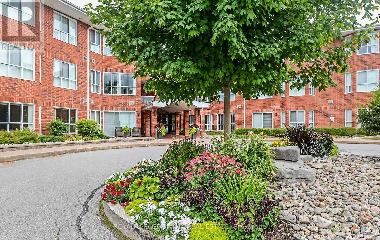 110 - 3 HERITAGE WAY, Central Lakes — photo 2