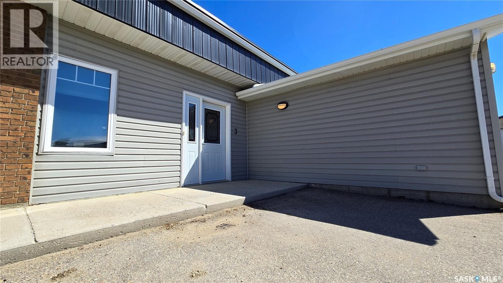 3 2 FRASER AVENUE — photo 3