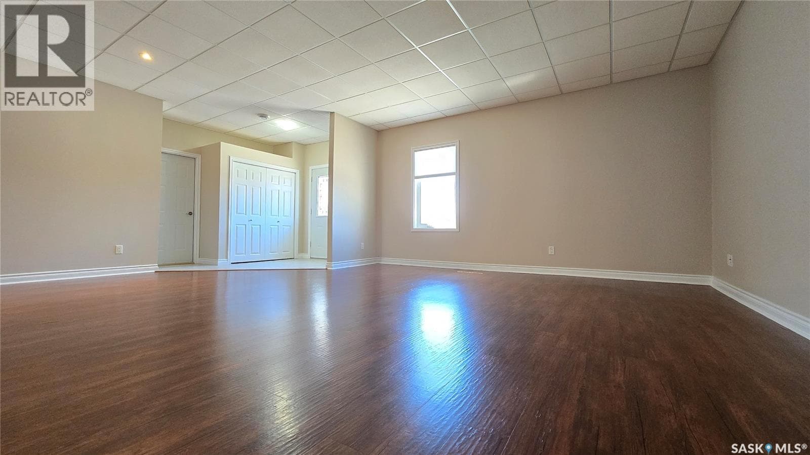 3 2 FRASER AVENUE — photo 2