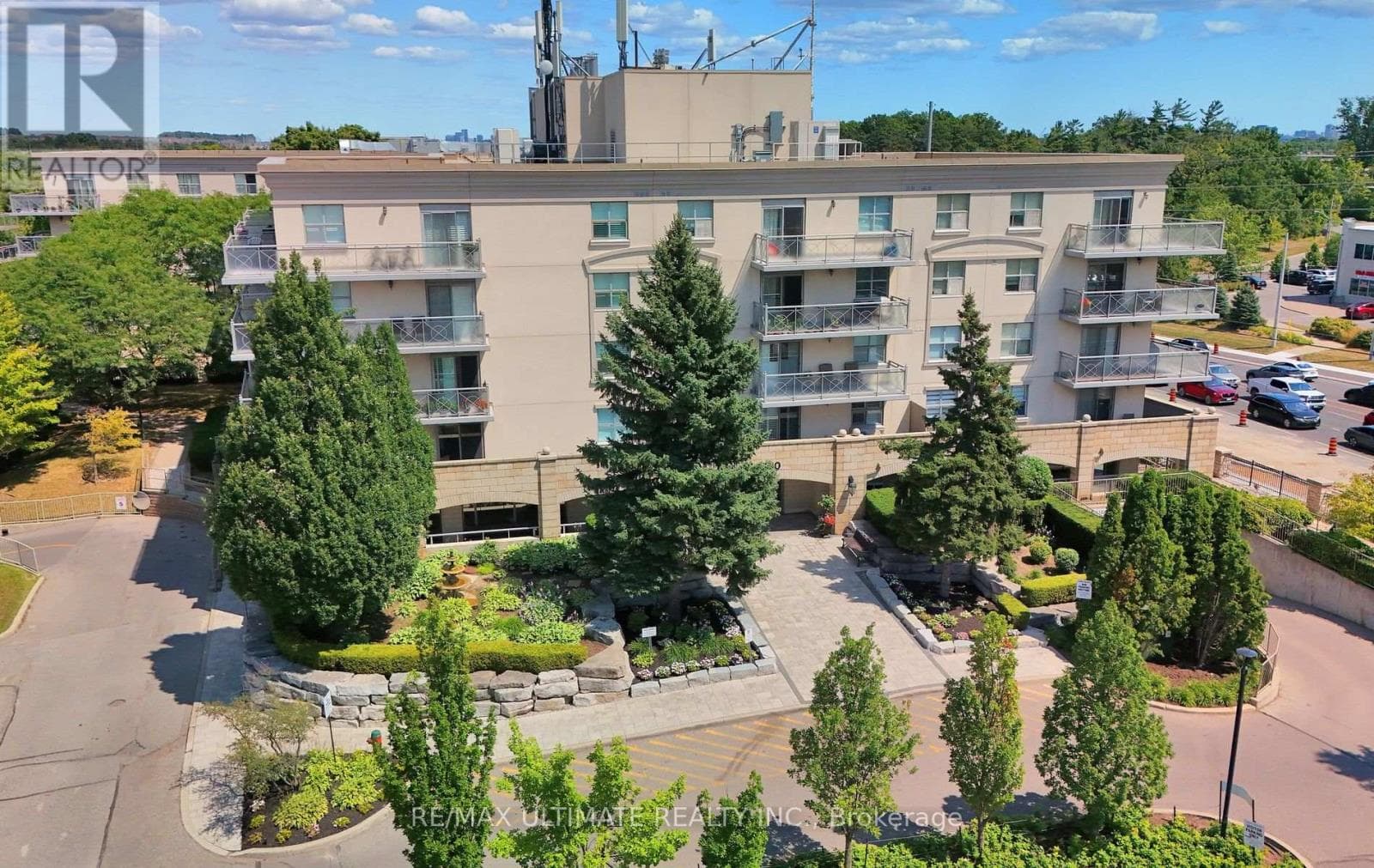 307 - 2500 RUTHERFORD ROAD in Maple
