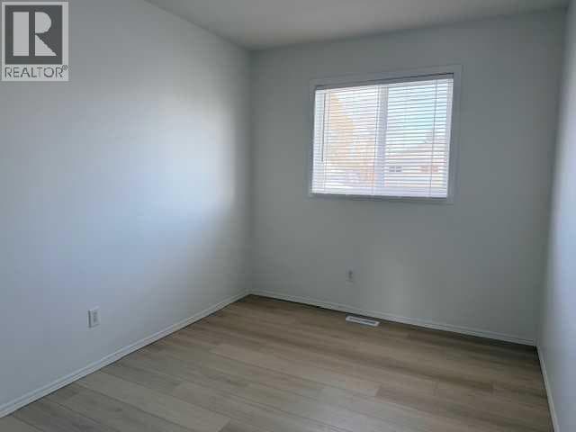 B, 5915 52 Avenue, Red Deer (Central Alberta) — photo 5