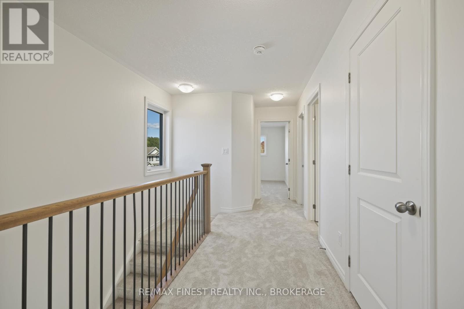 198 HERITAGE PARK DRIVE, Kingston — photo 3