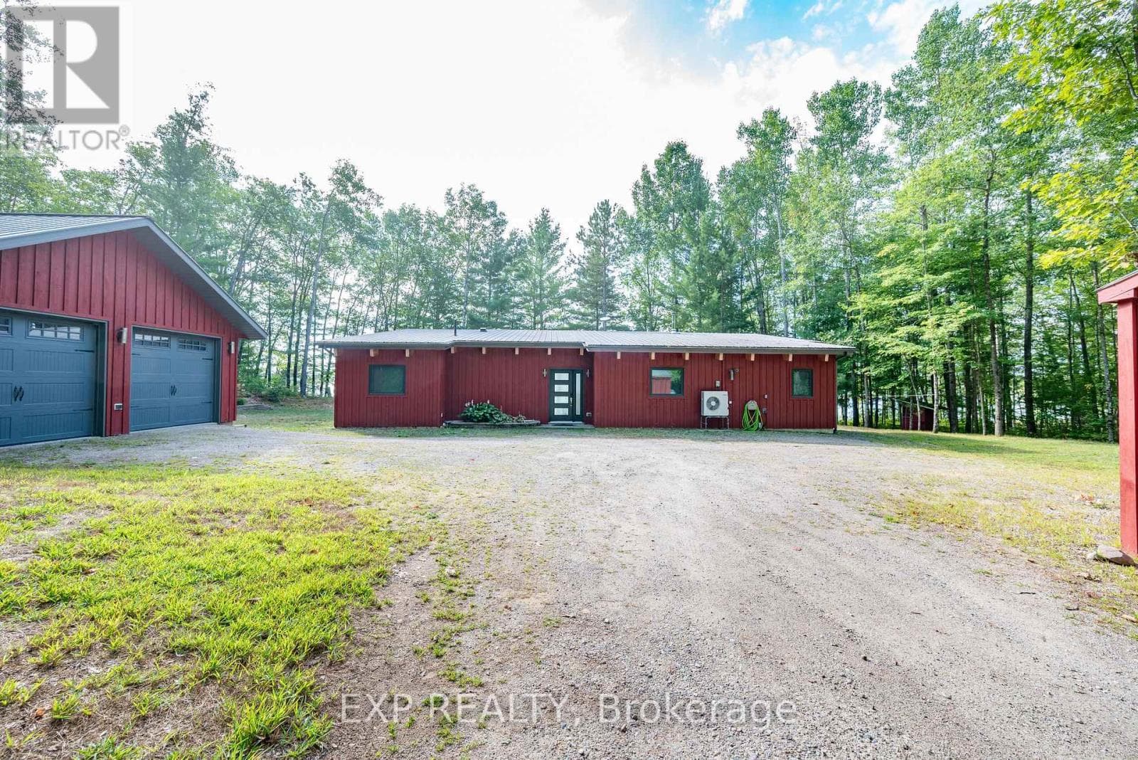 332 LACHLAN LANE, Ottawa — photo 2