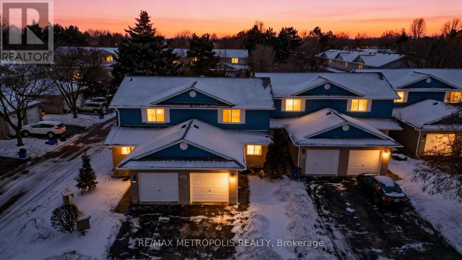 2 - 455 KINGSCOURT DRIVE in Lincoln/Dearborn