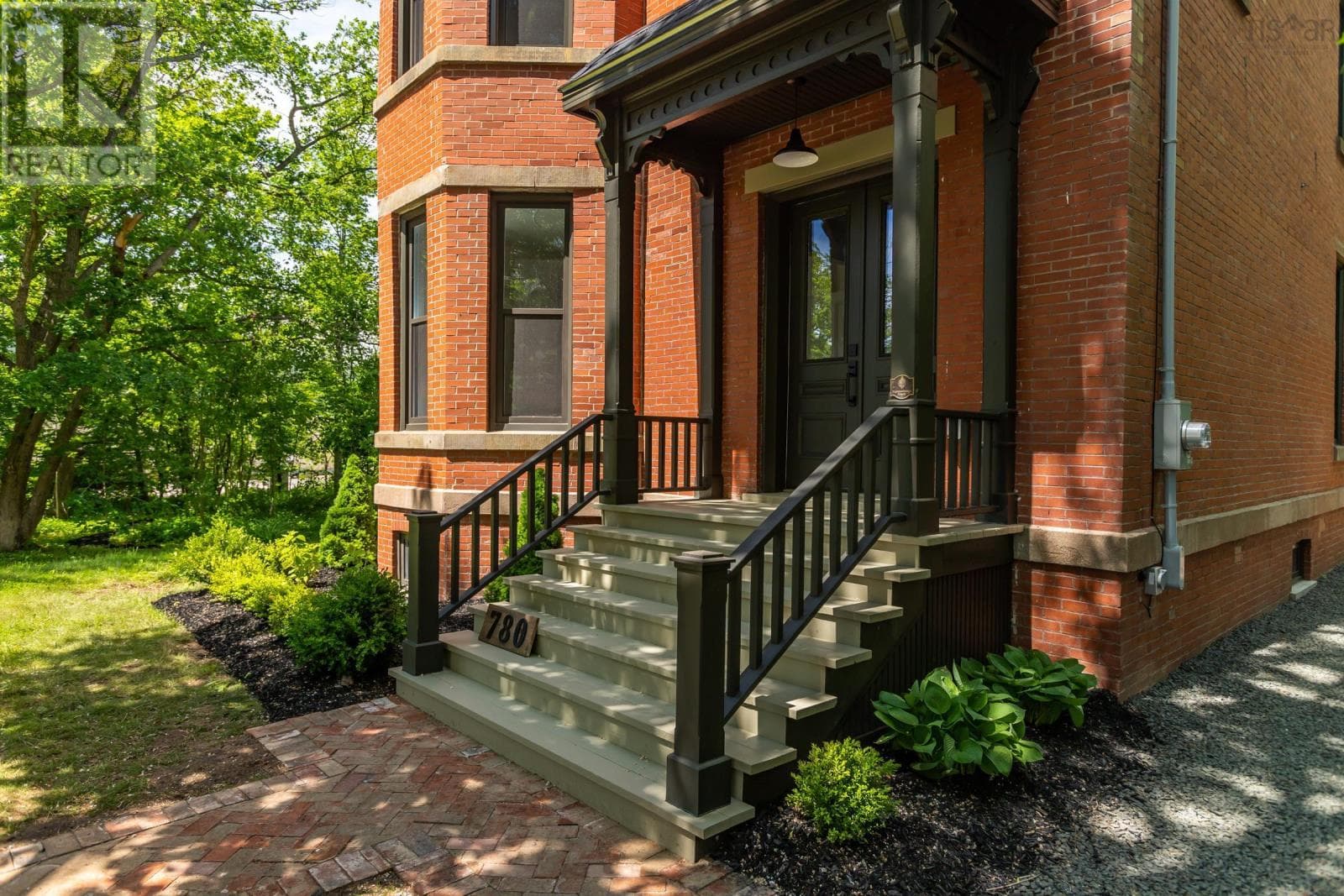 780 St. George Street, NSAR — photo 3