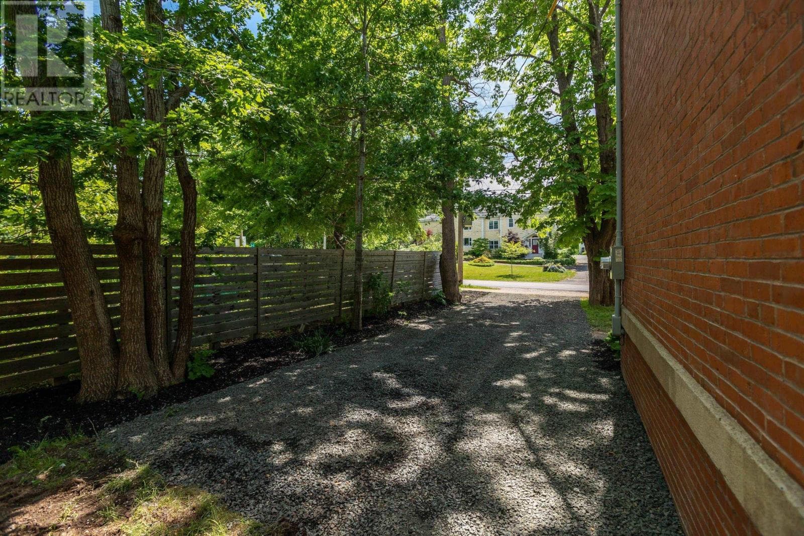 780 St. George Street, NSAR — photo 5